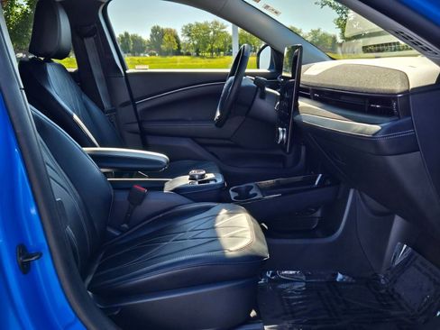 Used 2024 Ford Mustang Mach-E Select image 6