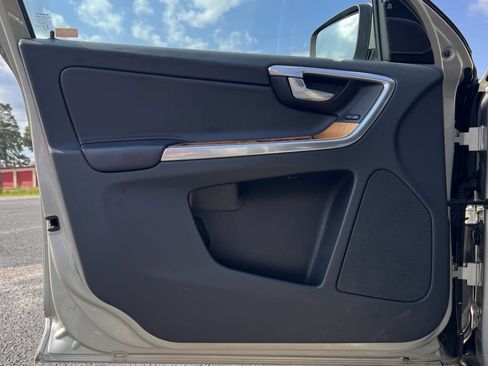 Used 2017 Volvo XC60 T5 Inscription w/ Advanced Package image 12