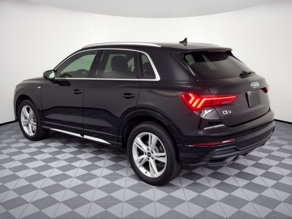 Used 2023 Audi Q3 2.0T Premium w/ Convenience Package AWD/4WD image 3