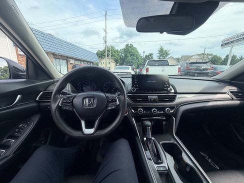 Used 2018 Honda Accord LX image 3