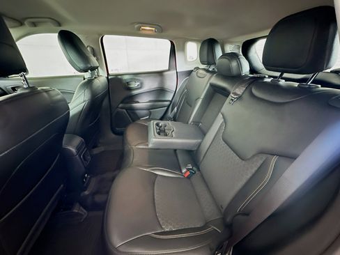 Used 2019 Jeep Compass Latitude w/ Popular Equipment Group image 27