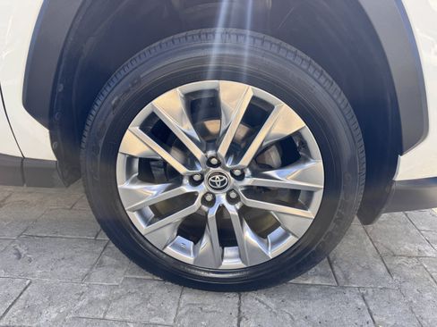 Used 2020 Toyota RAV4 XLE Premium AWD/4WD image 20