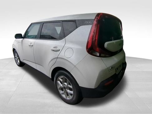 Used 2022 Kia Soul S FWD image 4