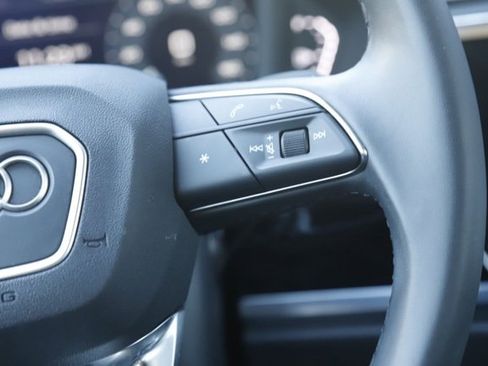 Used 2025 Audi Q3 2.0T Premium image 19