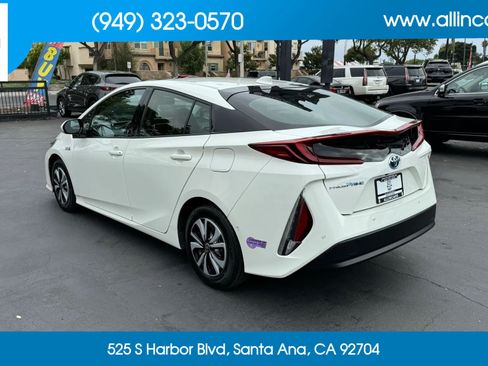 Used 2019 Toyota Prius Prime Advanced w/ Carpet Mat Package FWD image 6
