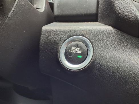 Used 2024 GMC Terrain SLE FWD image 16