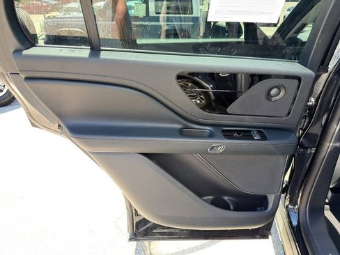 Used 2025 Lincoln Aviator AWD w/ Equipment Group 101A image 21