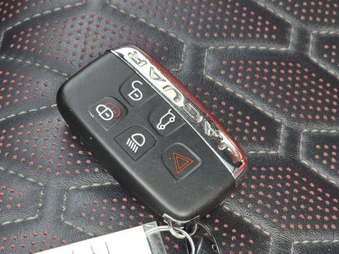 Used 2020 Jaguar F-PACE SVR image 44