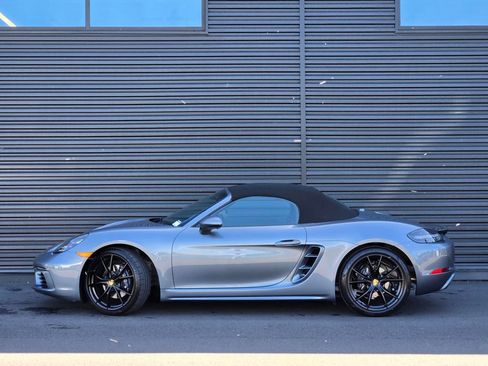 Used 2025 Porsche 718 Boxster image 2