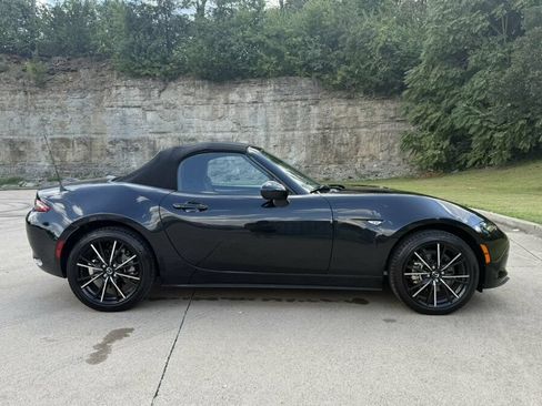 Used 2024 MAZDA MX-5 Miata Grand Touring RWD image 10