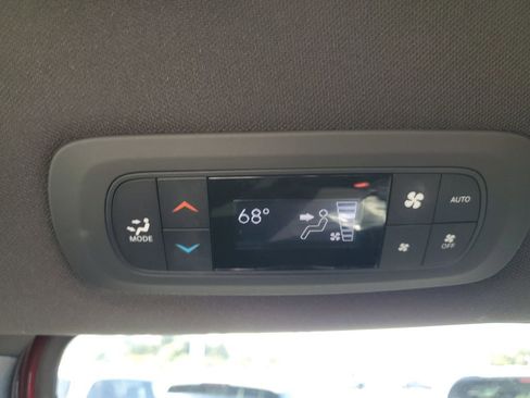 Used 2018 Chrysler Pacifica Touring Plus w/ S Appearance Package image 21