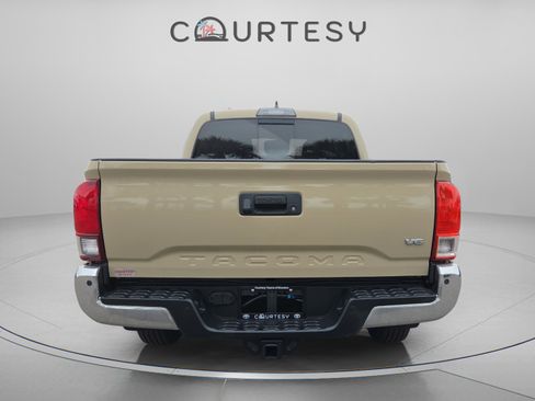 Used 2019 Toyota Tacoma SR5 image 4