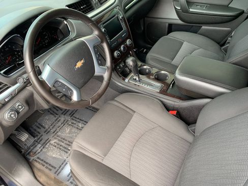 Used 2017 Chevrolet Traverse LT w/ Style and Technology Package image 13