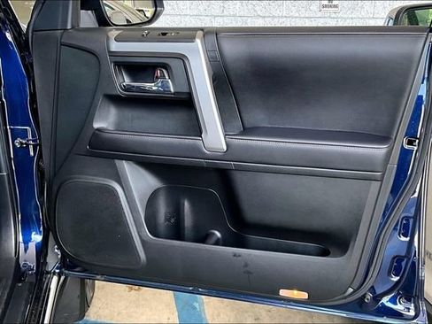 Used 2022 Toyota 4Runner Limited AWD/4WD image 26