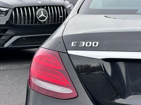 Certified 2018 Mercedes-Benz E 300 4MATIC image 10