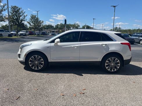 Used 2018 Cadillac XT5 Premium Luxury w/ Driver Assist Package FWD image 6