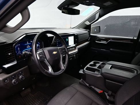 Used 2024 Chevrolet Silverado 1500 LT AWD/4WD image 7