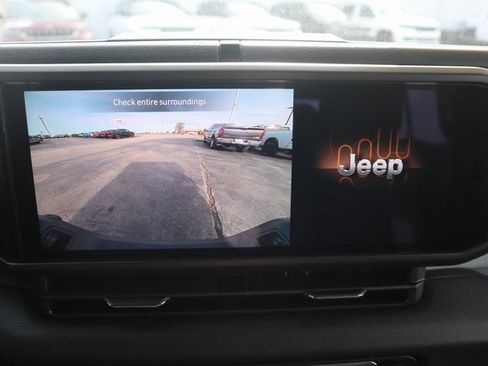 New 2025 Jeep Gladiator Sport image 11