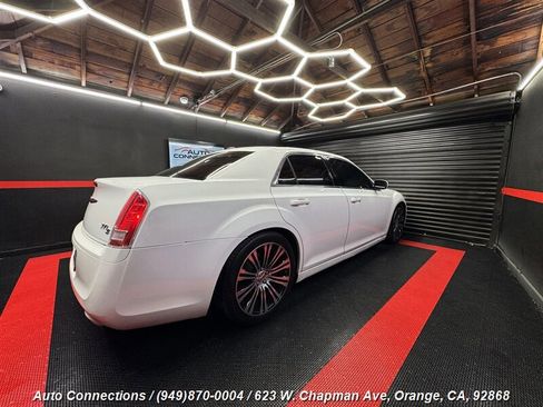 Used 2012 Chrysler 300 S image 3