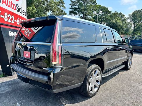 Used 2018 Cadillac Escalade ESV Premium Luxury AWD/4WD image 3