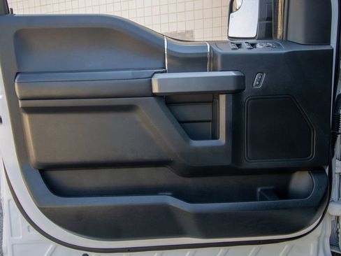 Used 2020 Ford F150 XLT w/ Equipment Group 302A Luxury AWD/4WD image 10