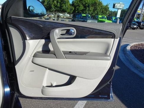 Used 2016 Buick Enclave Leather image 17