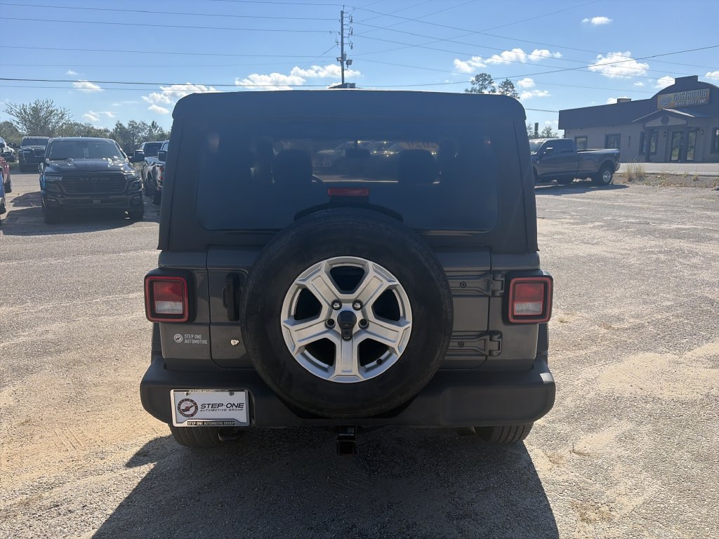 Used 2020 Jeep Wrangler Sport AWD/4WD image 5