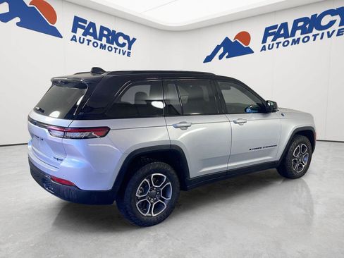 Used 2023 Jeep Grand Cherokee Trailhawk w/ Luxury Tech Group III AWD/4WD image 6