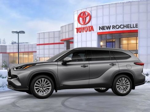 New 2025 Toyota Highlander XLE image 3