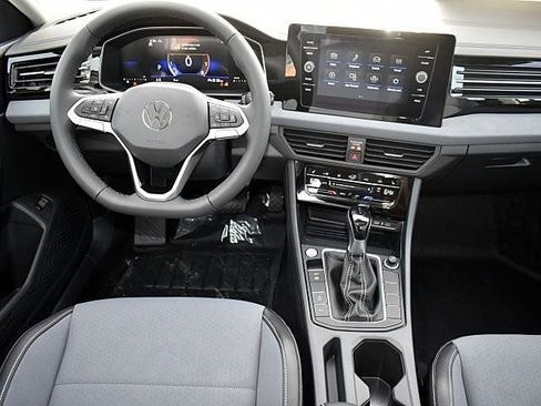 New 2026 Volkswagen Jetta SE FWD image 8