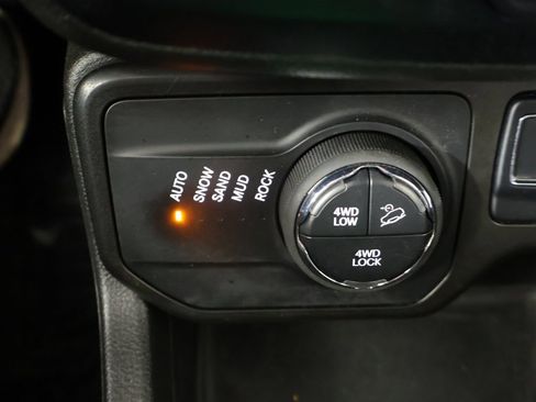 Used 2023 Jeep Renegade Trailhawk w/ Trailer Tow Group image 44