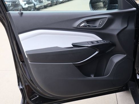 New 2026 Chevrolet Trax LT w/ Midnight Edition FWD image 11
