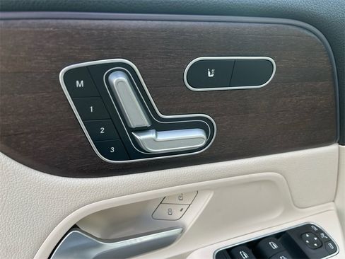 Certified 2022 Mercedes-Benz GLA 250 4MATIC image 21