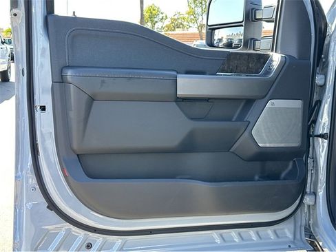 New 2025 Ford F250 Lariat w/ Lariat Ultimate Package image 37