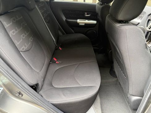 Used 2012 Kia Soul + w/ Audio Pkg FWD image 17