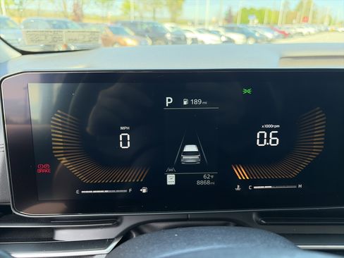 Used 2026 Kia Carnival EX FWD image 47