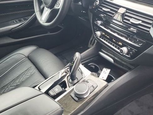 Used 2019 BMW M550i xDrive w/ Dynamic Handling Package image 20