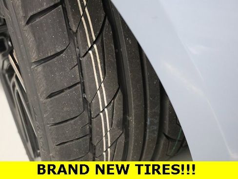 Used 2022 Ford Mustang Shelby GT500 w/ Technology Package image 9