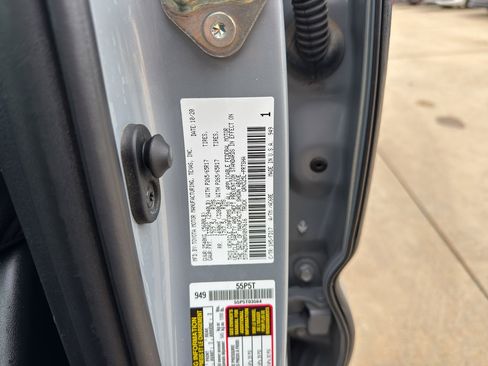 Used 2021 Toyota Tacoma TRD Sport w/ Technology Package RWD image 30