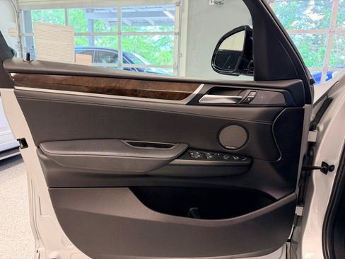 Used 2017 BMW X3 sDrive28i RWD image 15