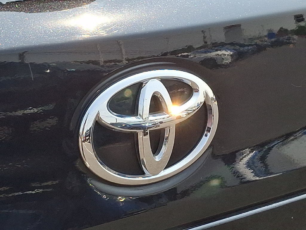 Certified 2025 Toyota Corolla Cross XLE FWD image 29