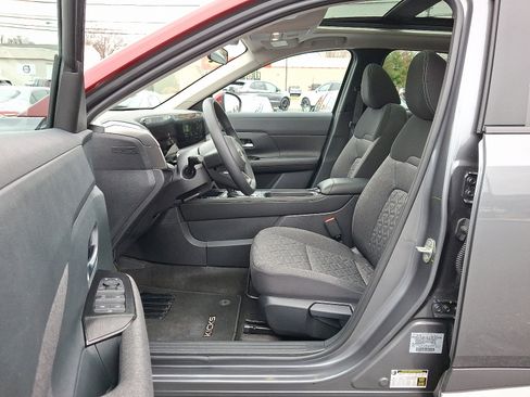 Certified 2025 Nissan Kicks SV w/ SV Premium Package image 16