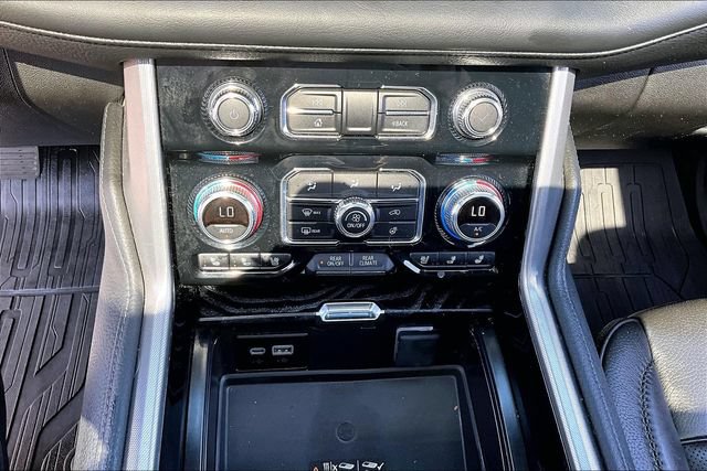 Used 2024 GMC Yukon Denali w/ Advanced Technology Package AWD/4WD image 16