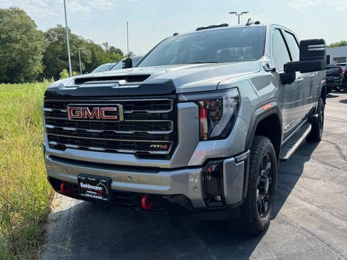 Used 2025 GMC Sierra 2500 AT4 w/ AT4 Premium Plus Package AWD/4WD image 8