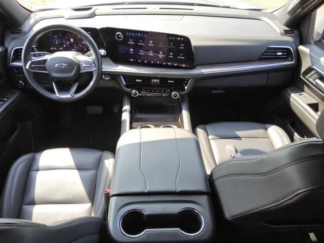 Used 2025 Chevrolet Suburban Z71 AWD/4WD image 4