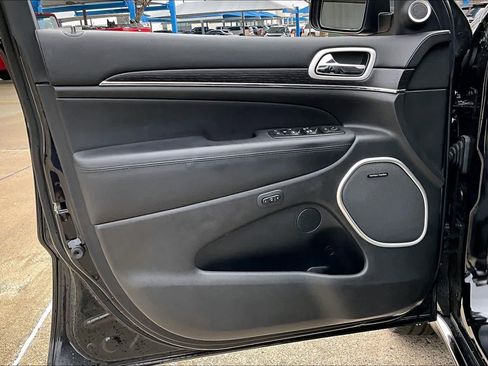 Used 2018 Jeep Grand Cherokee Summit image 21