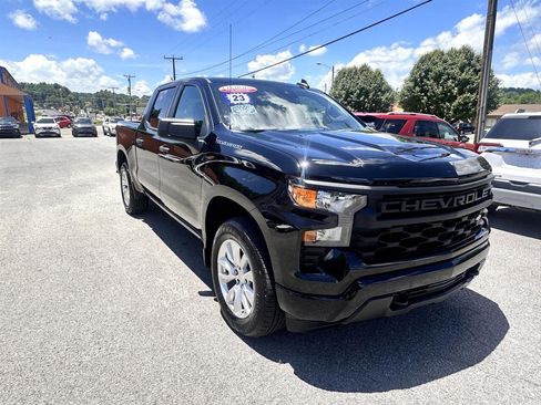 Used 2023 Chevrolet Silverado 1500 Custom image 16