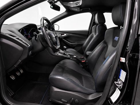Used 2017 Ford Focus RS AWD/4WD image 8