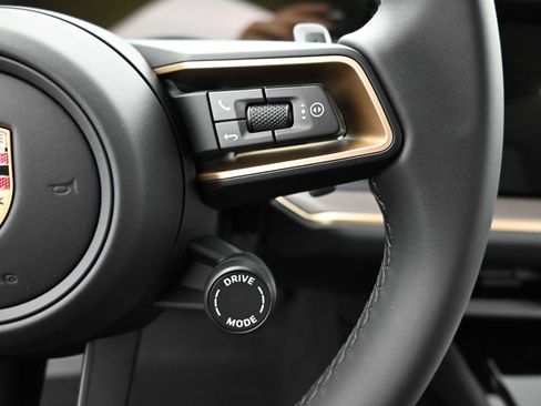 New 2026 Porsche Cayenne image 9