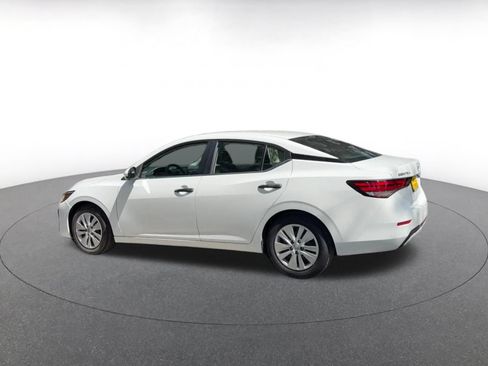Used 2025 Nissan Sentra S FWD image 11